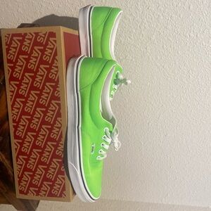 Vans shoes used no tag but stilll in good condition